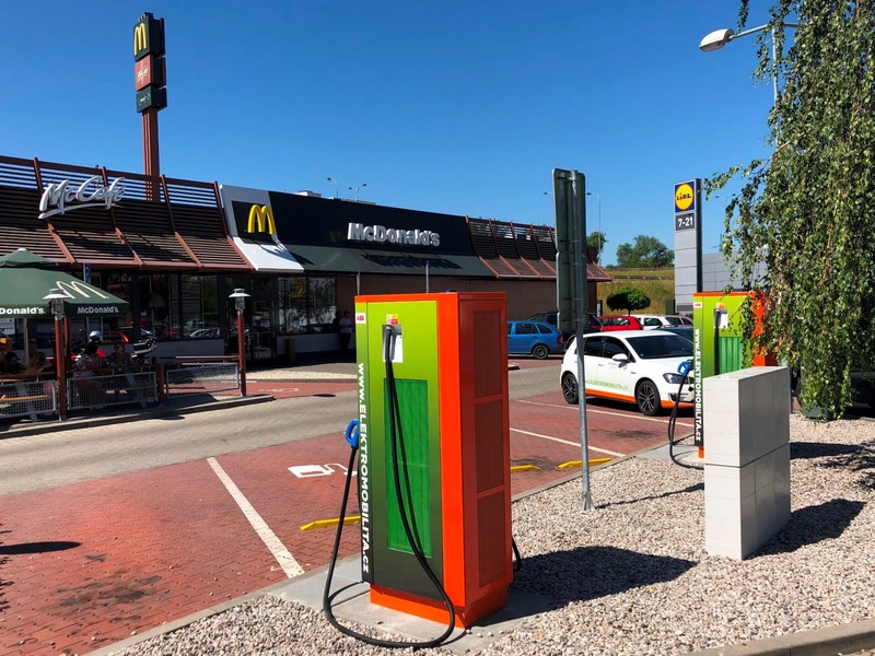 McDonald´s s ČEZ rozšiřuje nabídku pro elektromobily